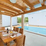 Two-bedroom In Apartment Veli Rat