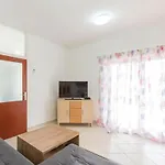 Two-bedroom In Apartment Veli Rat