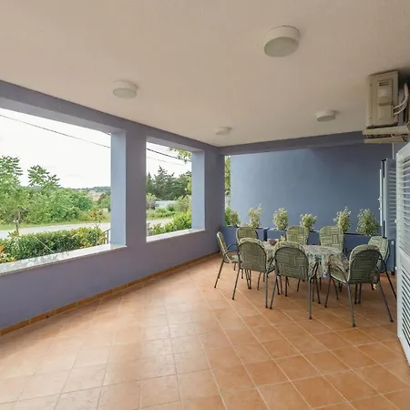 Lovely In With Kitchen