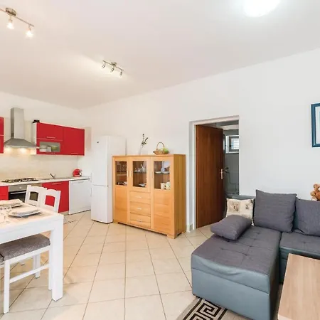 Lovely In With Kitchen * Veli Rat