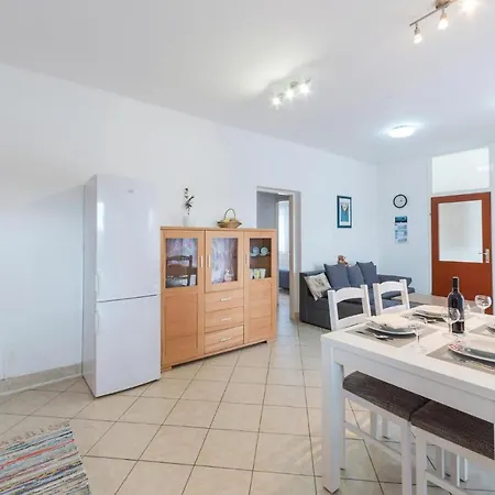 Lovely In With Kitchen