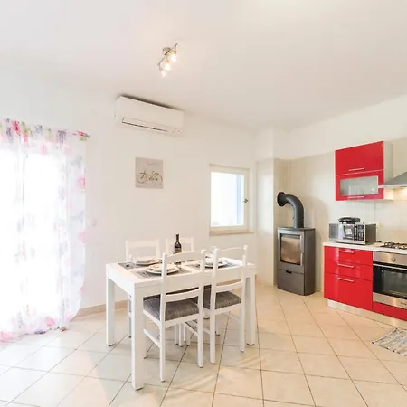 Apartment Two-bedroom In Veli Rat