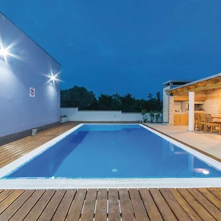 Apartment Two-bedroom In Veli Rat