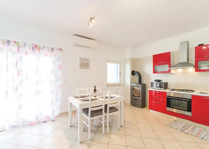 Lägenhet Two-bedroom In Veli Rat